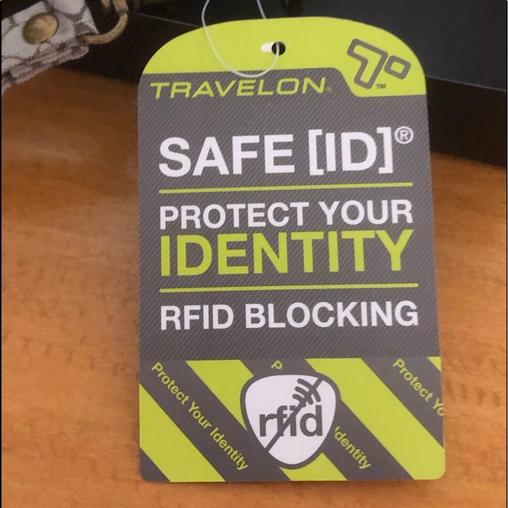 TRAVELON SAFE (ID) WALLET/WRISTLET - Picture 3 of 7